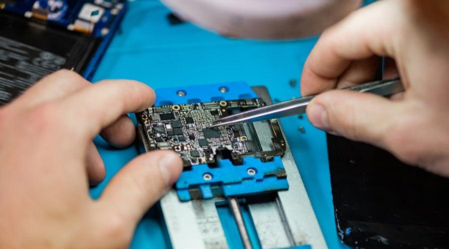 Learn how to repair iPhones step-by-step with our Apple iPhone Repair Course. Build a high-income skill and start your career in the mobile repair industry today.
Watch the complete guide now on our YouTube channel and start learning from basics to advanced iPhone repair.