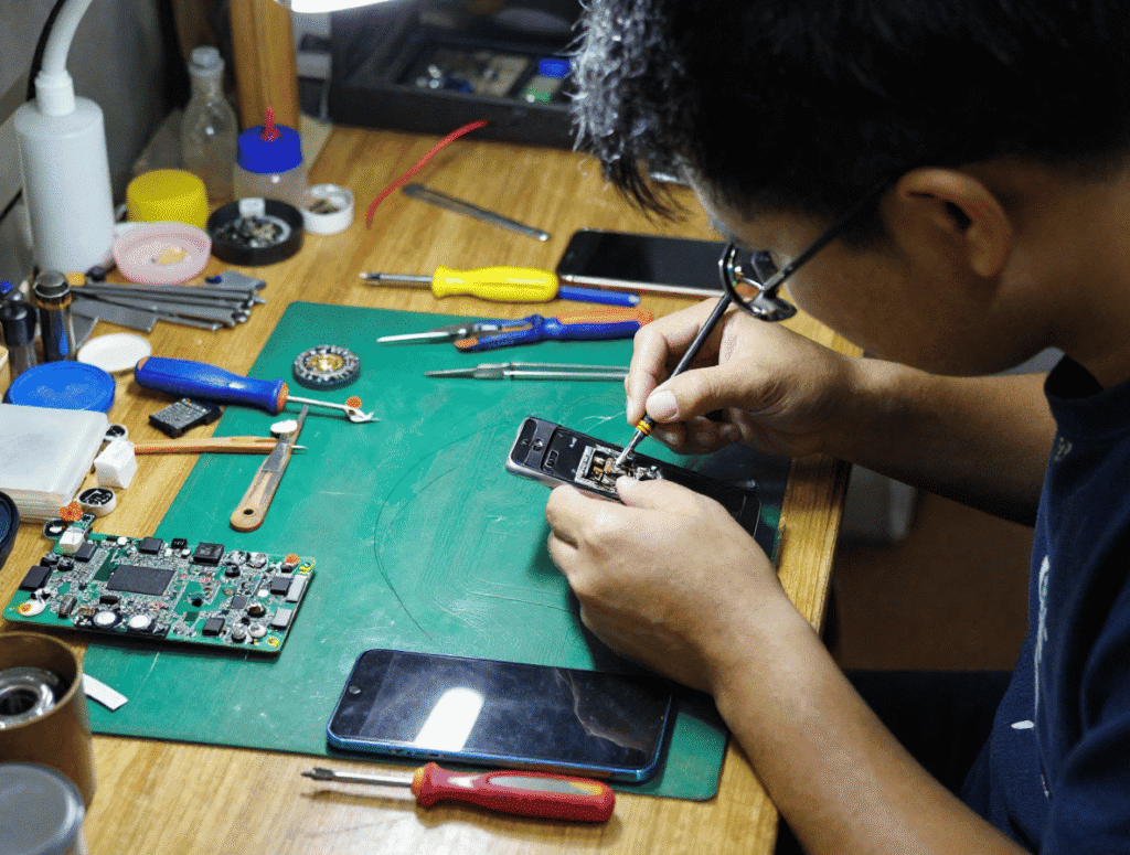 Mobile Repairing Course Fees in India – Complete Guide Virani Telecom