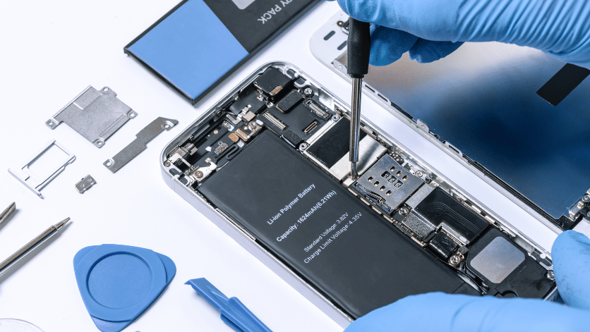 Join the best mobile repair course in Borivali for beginners. Learn Android and iPhone repairing with practical training at Virani Telecom.